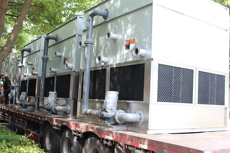 逆流密閉式冷卻塔發(fā)貨 逆流密閉式冷卻塔發(fā)貨